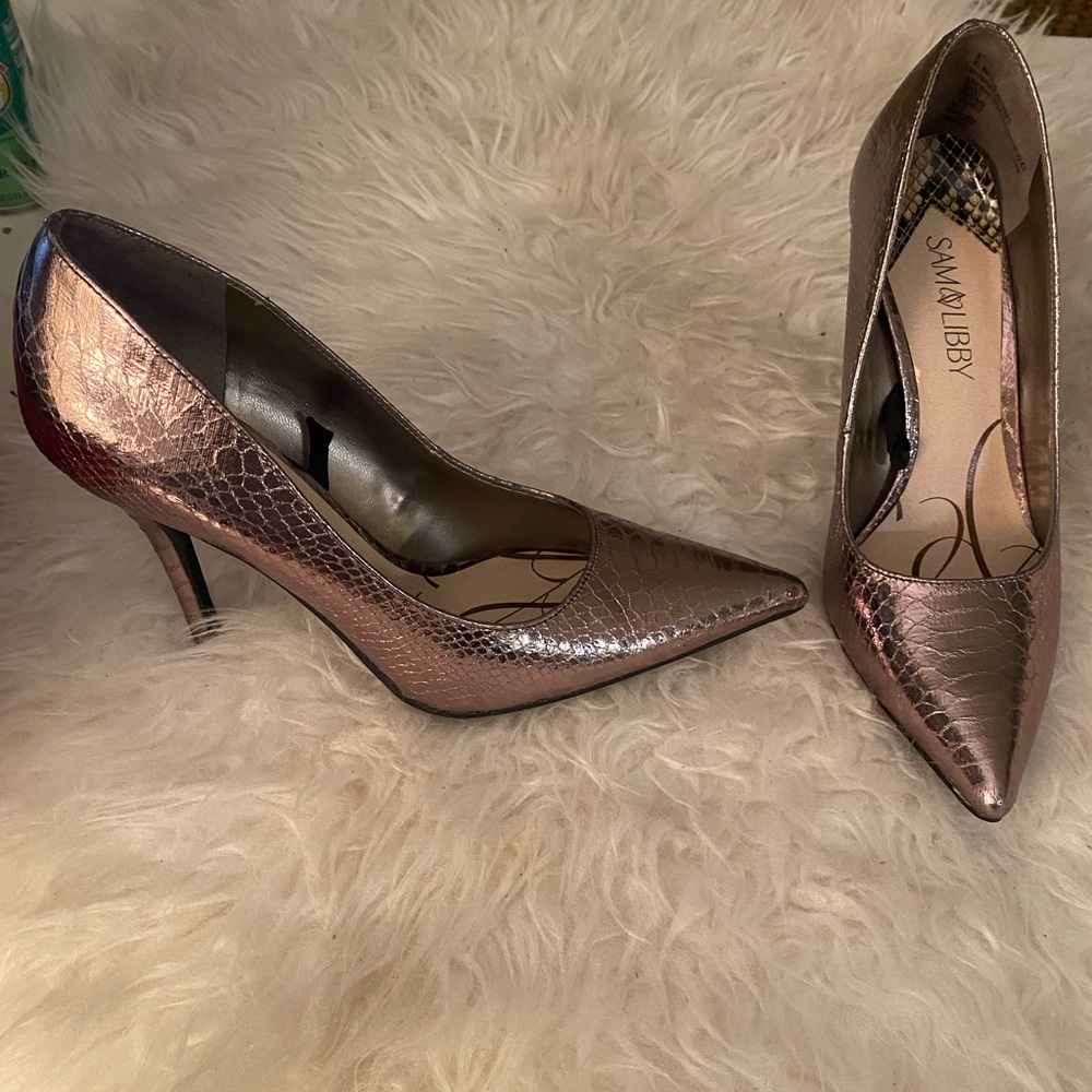 Sam & Libby Faux Croc Silver metallic Stiletto Heels Size 8